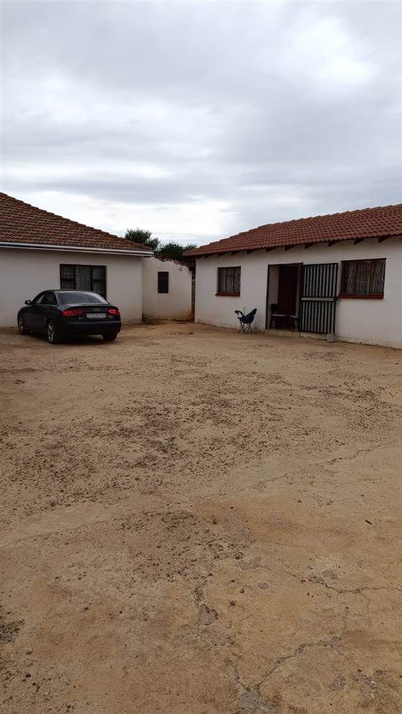 3 Bed House in Mafikeng photo number 20