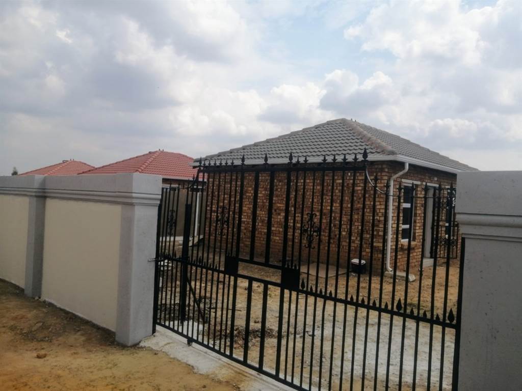 3 Bed House in Benoni CBD photo number 4