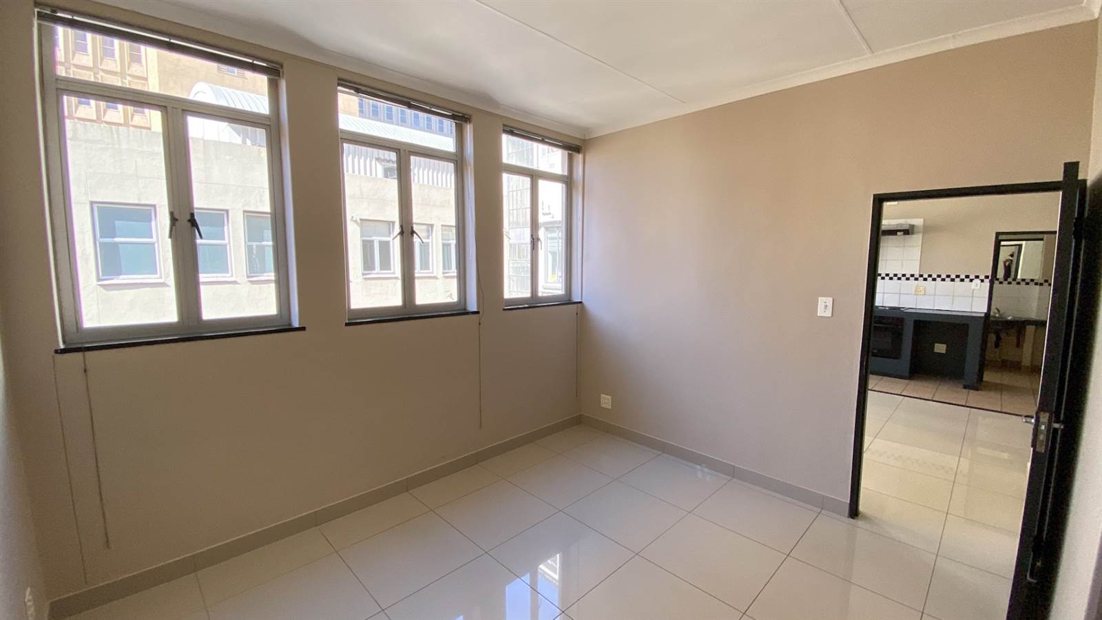 2 Bed Apartment in Braamfontein photo number 10