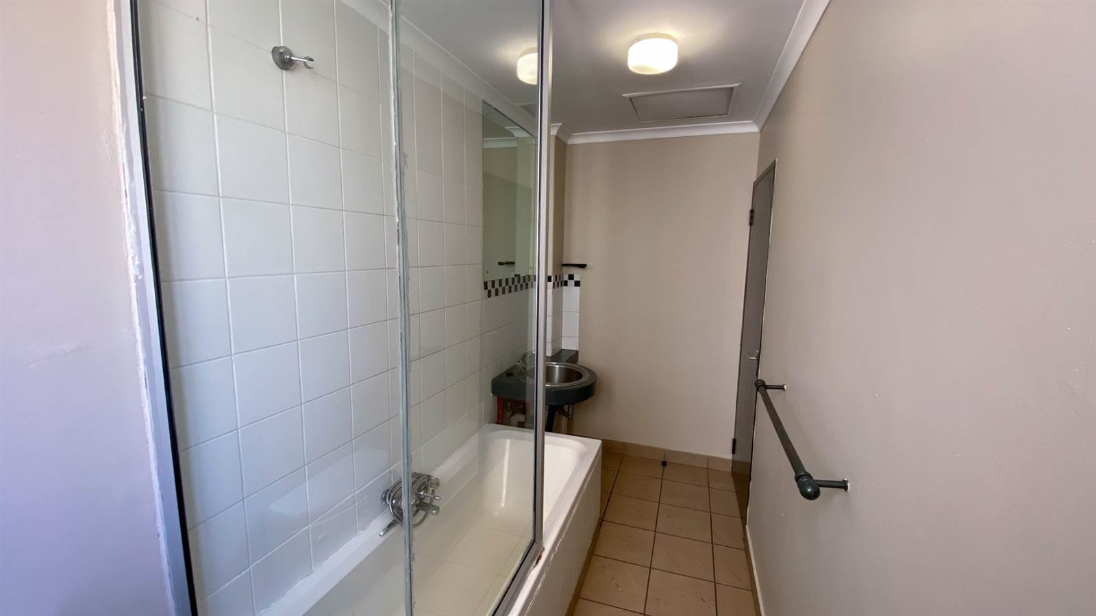 2 Bed Apartment in Braamfontein photo number 12