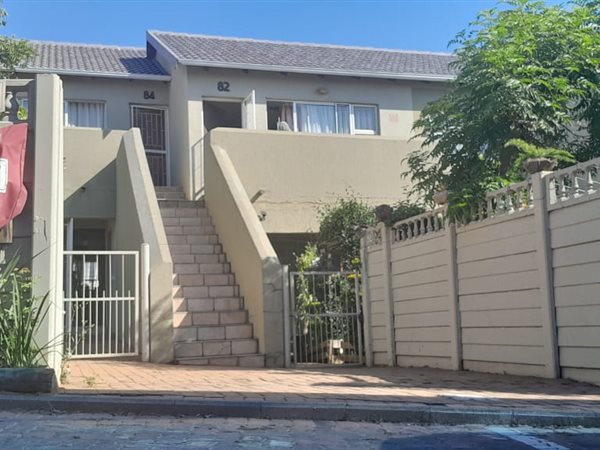 2 Bedroom Townhouse 2 Bedroom Townhouse
