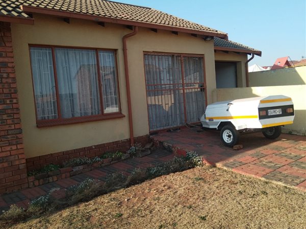 4 Bedroom House 4 Bedroom House