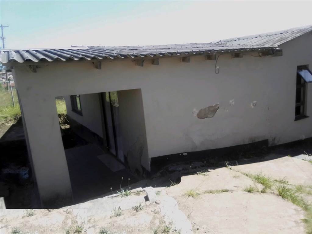 3 Bed House in Mdantsane photo number 10