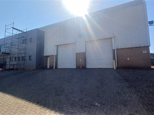 790  m² Industrial space in Jet Park
