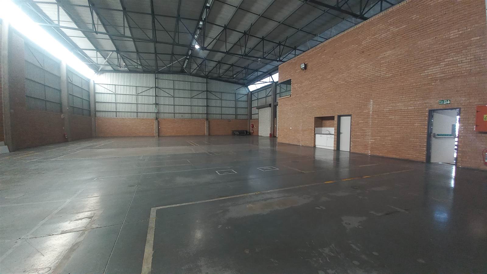 790  m² Industrial space in Jet Park photo number 3