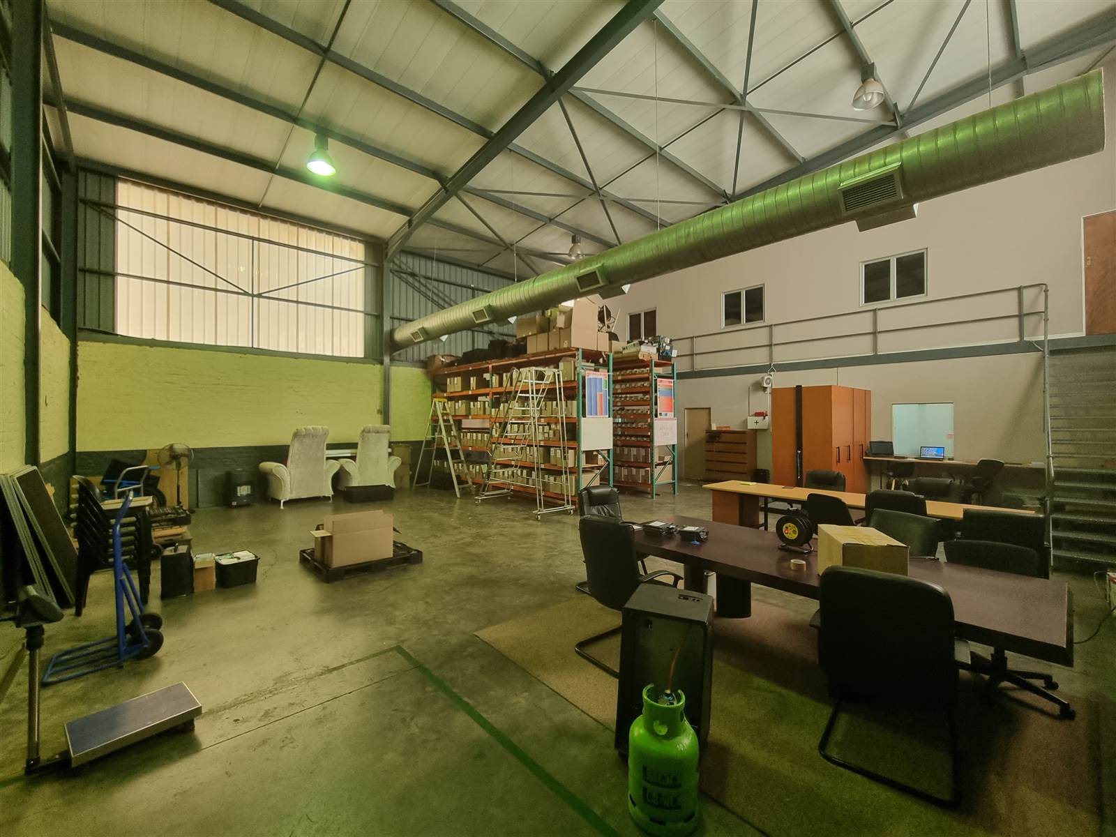 560  m² Industrial space in Longmeadow photo number 2