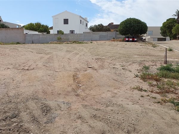 680 m² Land available in Britannia Bay