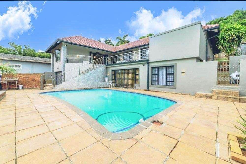 6 Bed House in Durban North photo number 15
