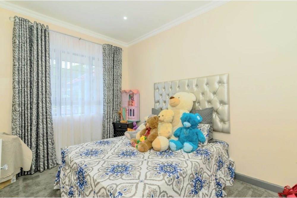 6 Bed House in Durban North photo number 8
