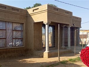 2 Bed House in Winterveldt