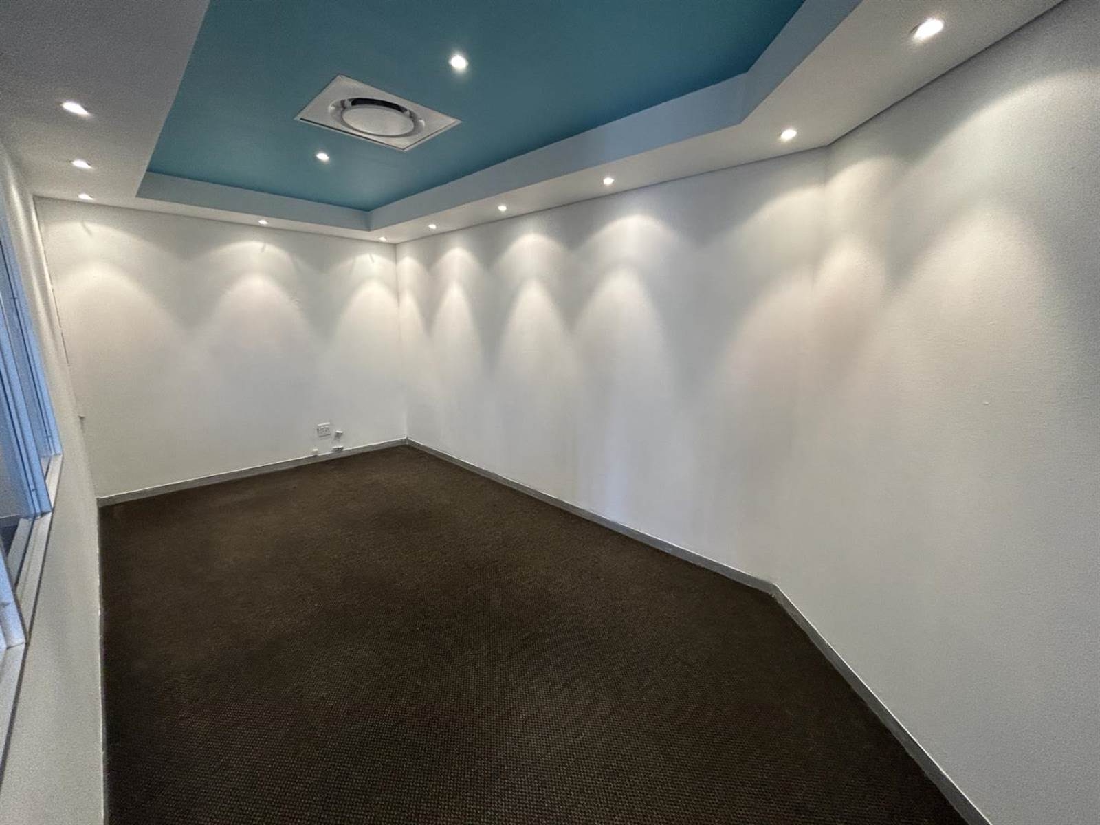 142  m² Office Space in Claremont photo number 9