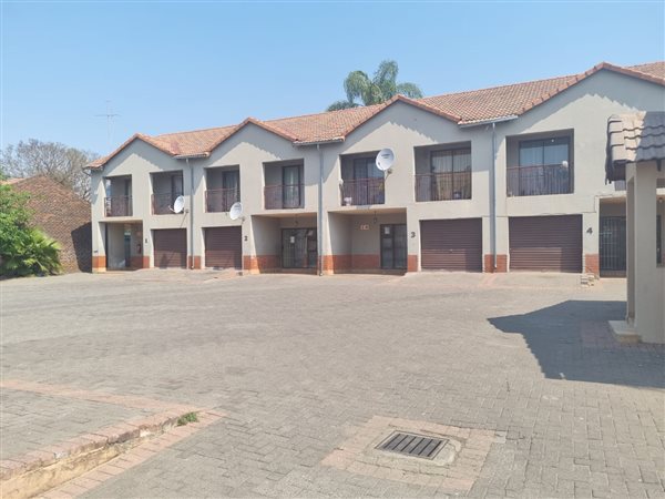 800  m² Commercial space in Rustenburg Central