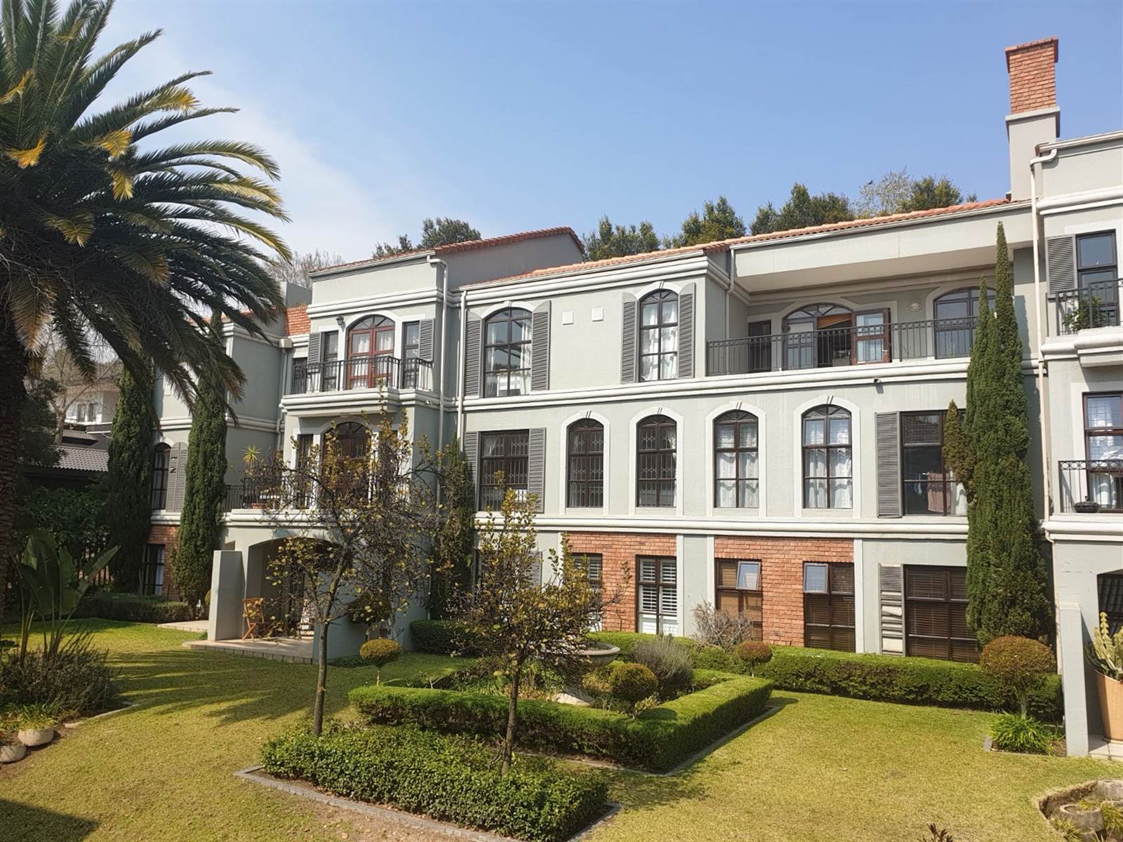 2 Bed Apartment in Craighall Park photo number 16