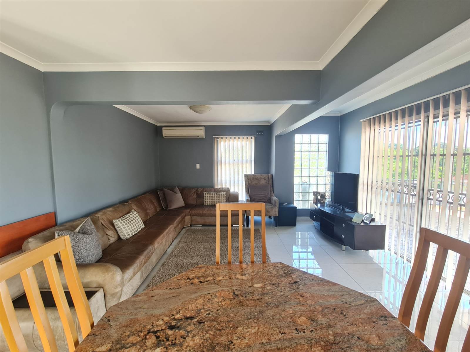 4 Bed House in Newlands West photo number 12