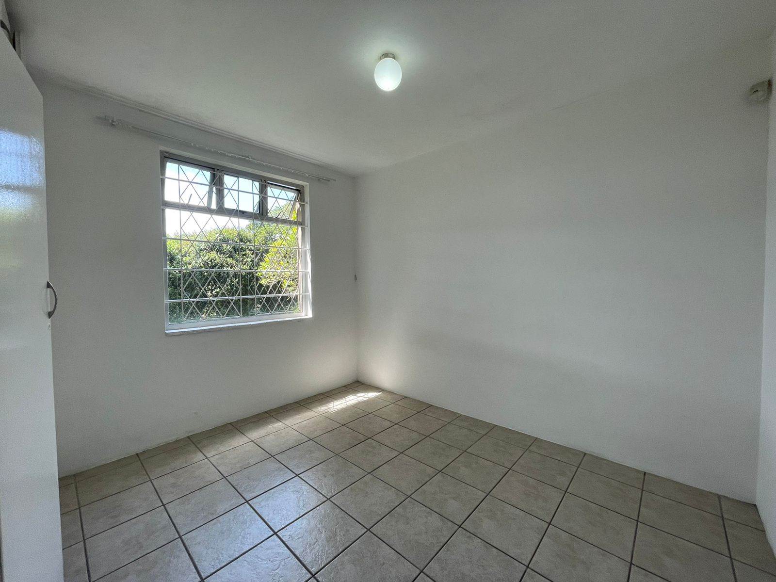 2 Bed Apartment in Pinetown Central photo number 15