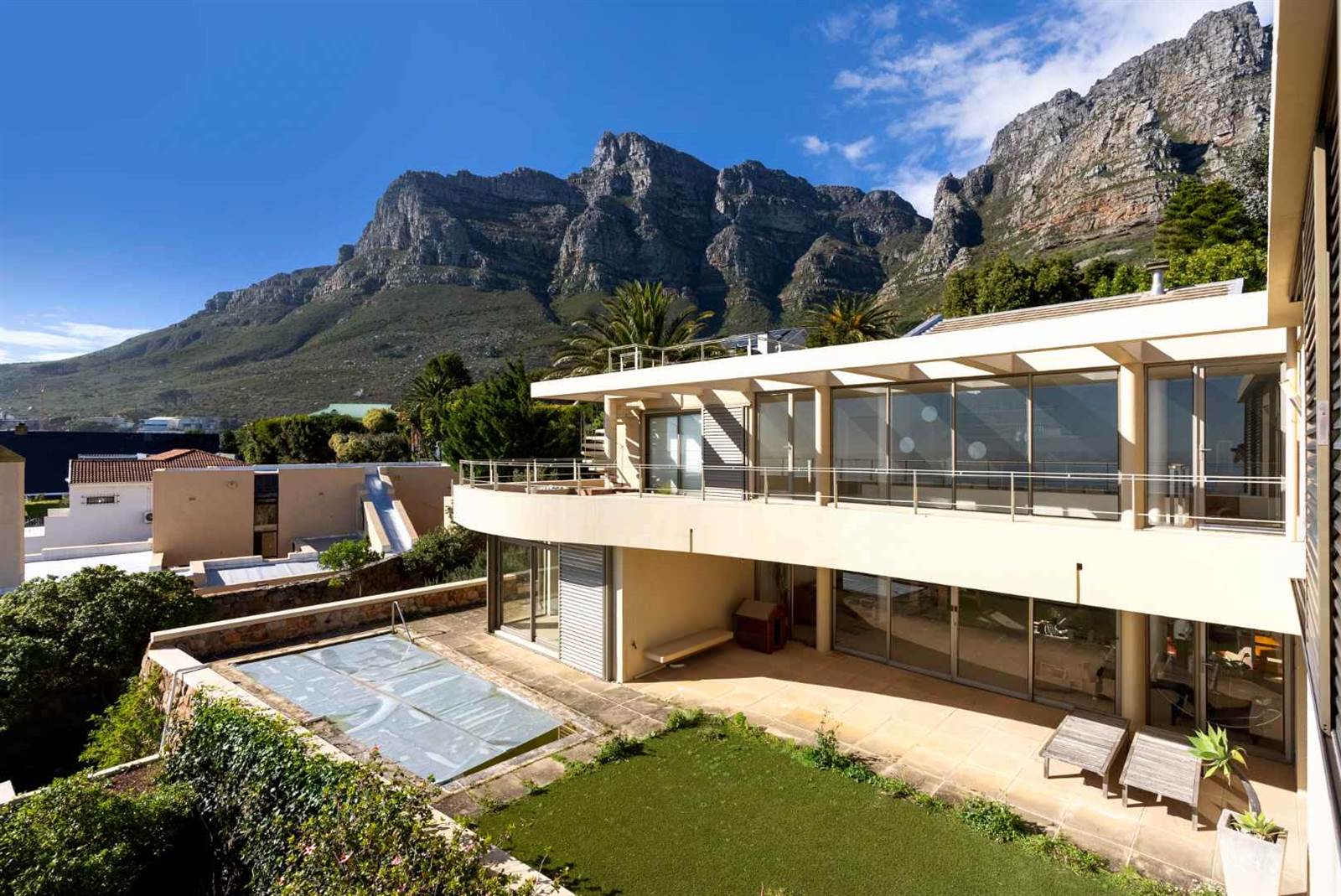 4 Bed House in Camps Bay photo number 16