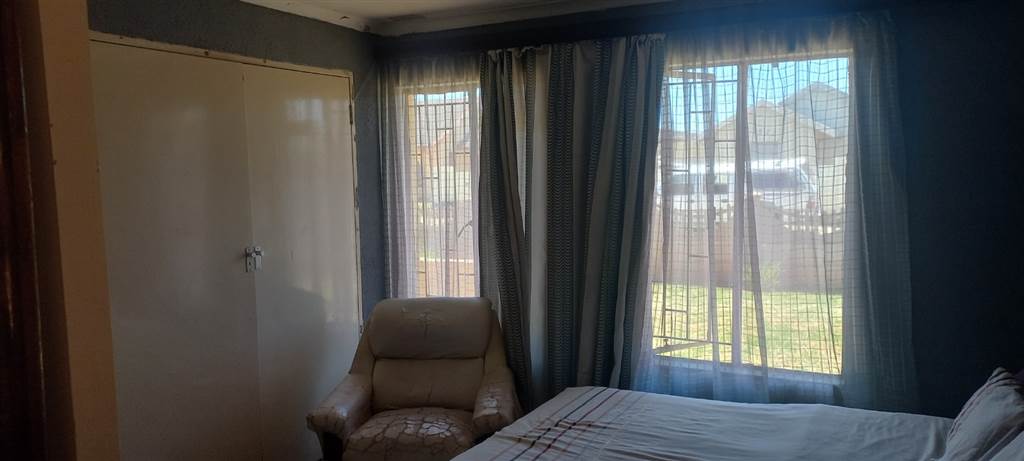 3 Bed House in Thabong photo number 14