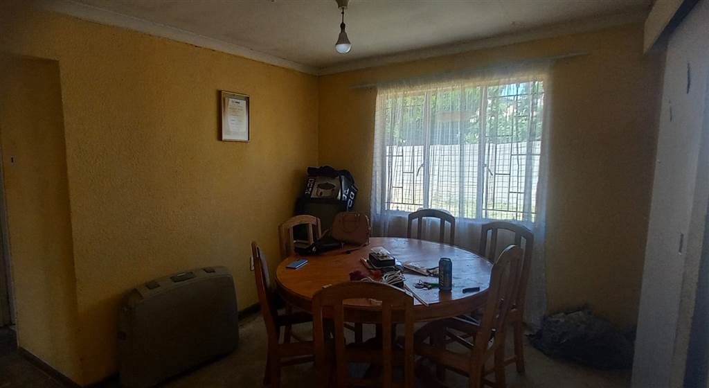 3 Bed House in Thabong photo number 7