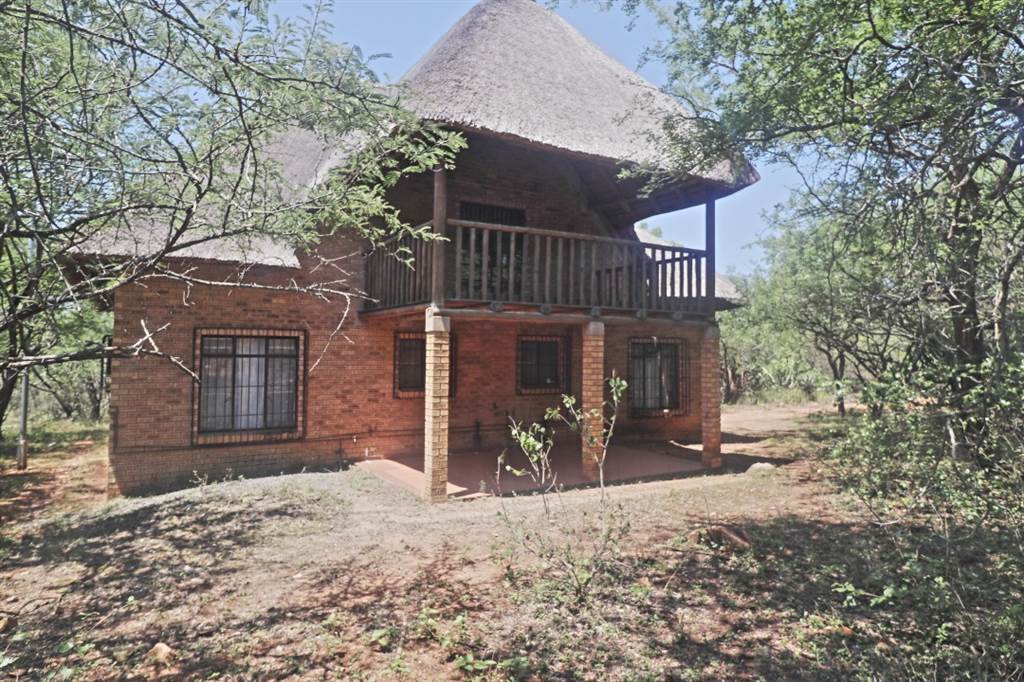 2 Bed House in Marloth Park photo number 2
