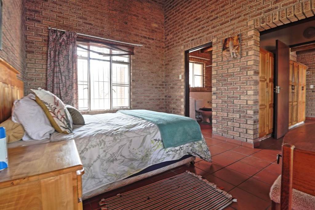 2 Bed House in Marloth Park photo number 12
