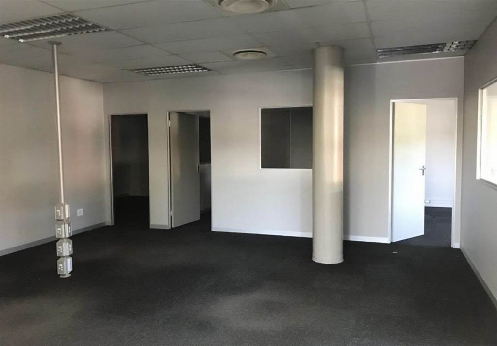 280  m² Commercial space in Umgeni Park photo number 9