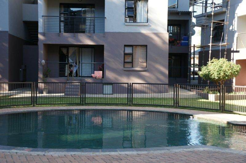 2 Bed Apartment in Hoedspruit photo number 5