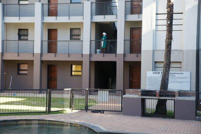 2 Bed Apartment in Hoedspruit photo number 7