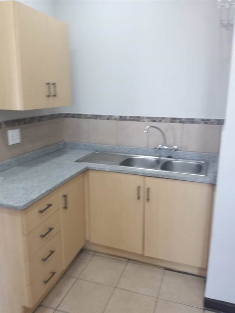 1 Bed Flat in Witbank Central photo number 4