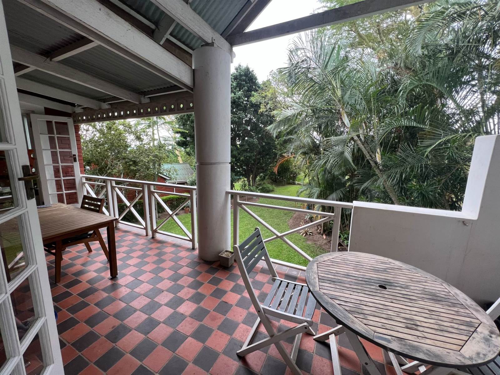 2 Bed Apartment in Mt Edgecombe Estate 1 & 2 photo number 11