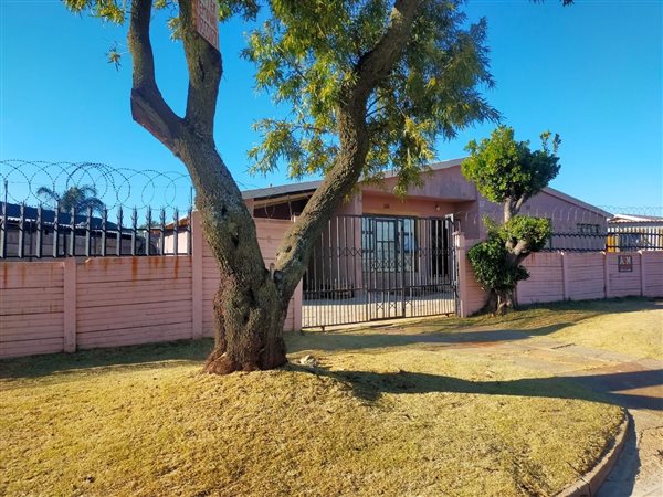 3 Bedroom House 3 Bedroom House