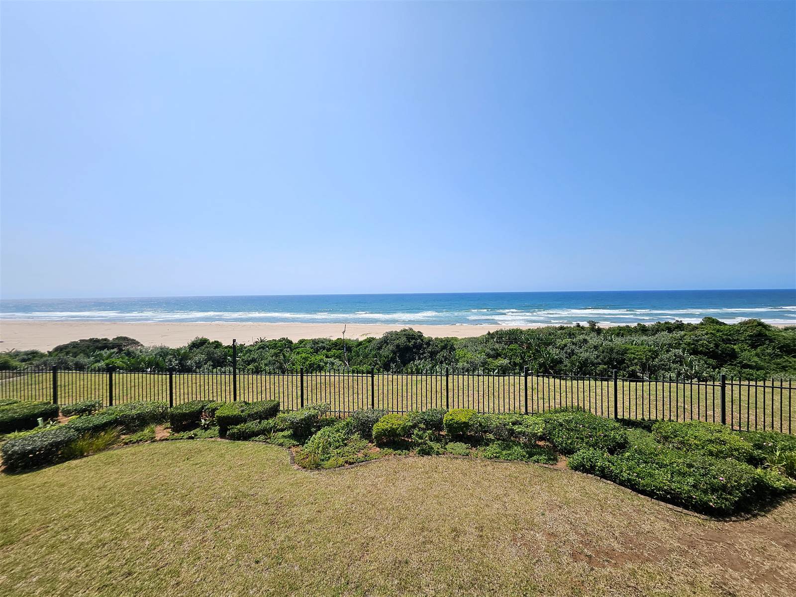 3 Bed Apartment in Illovo Beach photo number 18