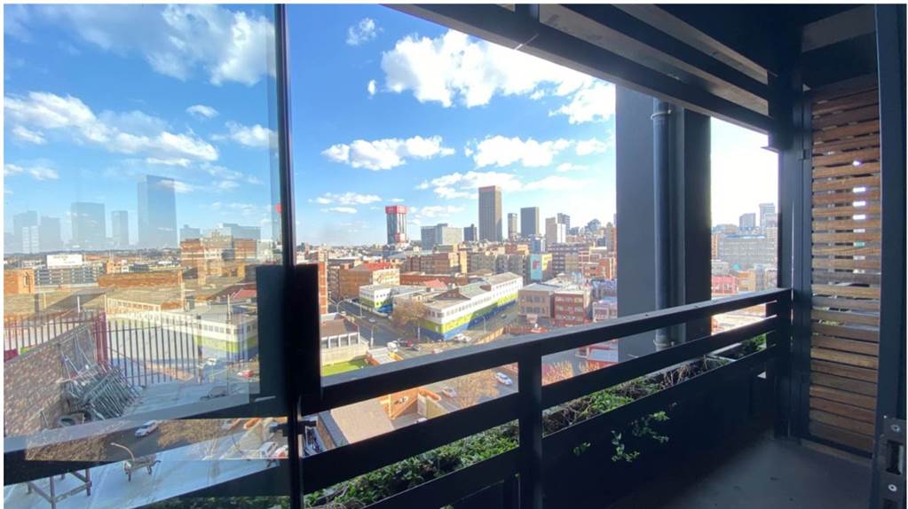 1 Bed Apartment in Maboneng photo number 19