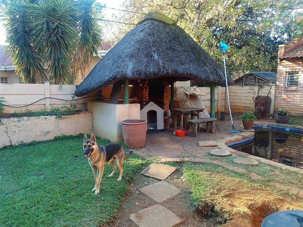 4 Bed House in Rustenburg Central photo number 27
