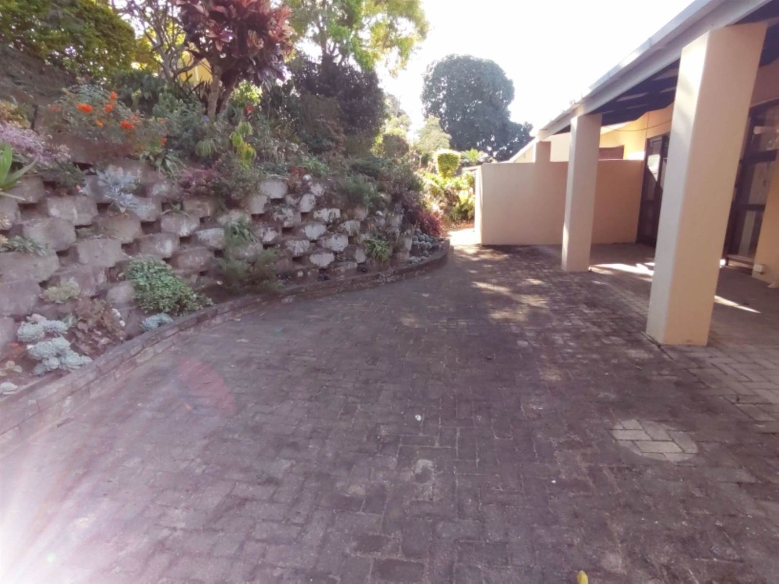 3 Bed Townhouse in Umtentweni photo number 25