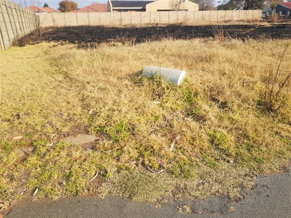 1 000 m² Land