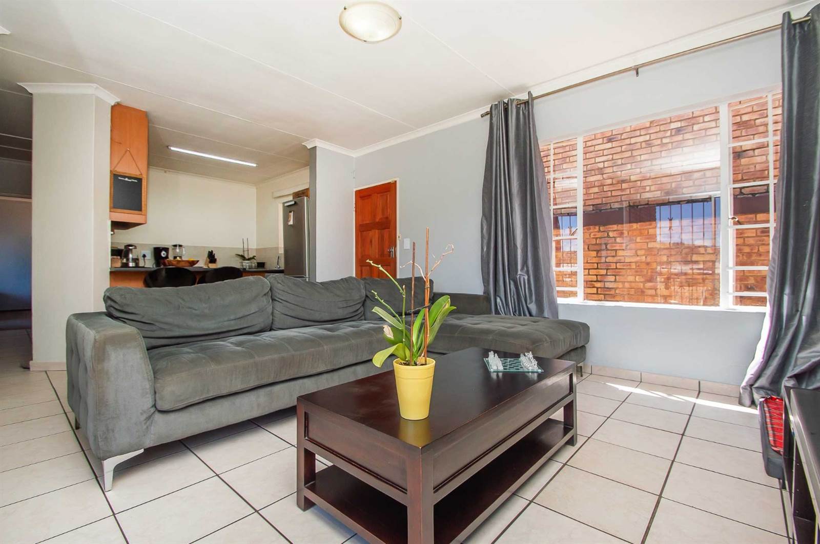 3 Bed Townhouse in Wilgeheuwel photo number 8