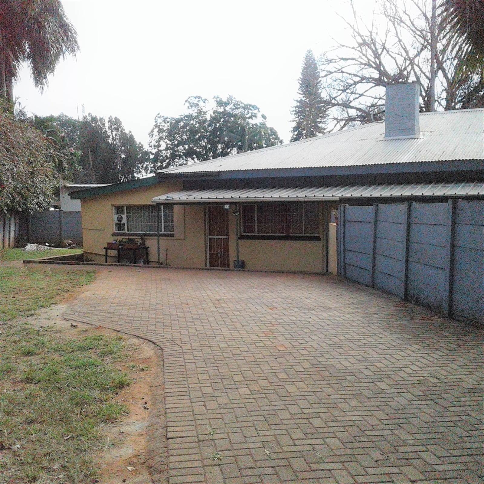 300  m² Commercial space in Tzaneen photo number 2