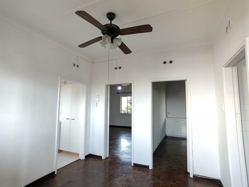 1.5 Bed Apartment in Westridge photo number 6