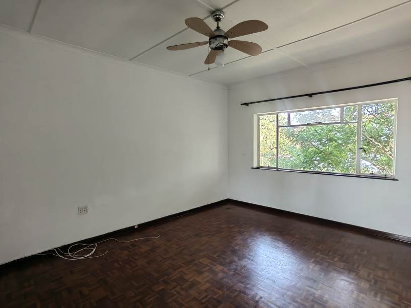 1.5 Bed Apartment in Westridge photo number 3