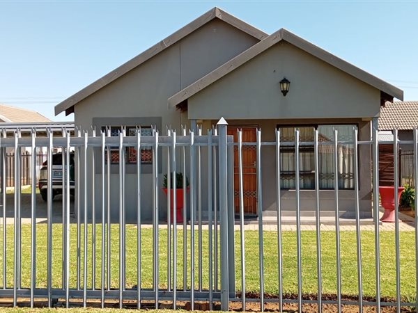2 Bedroom House 2 Bedroom House
