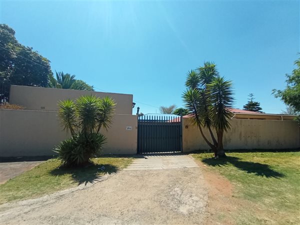 3 Bedroom House 3 Bedroom House