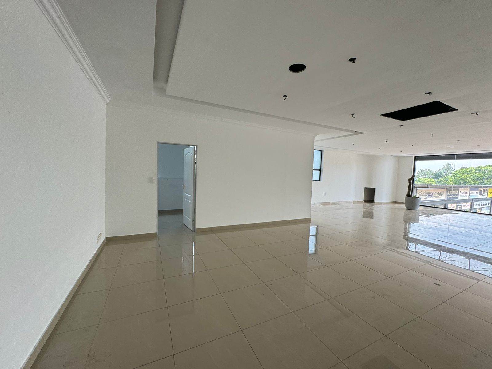 328  m² Commercial space in Rivonia photo number 11