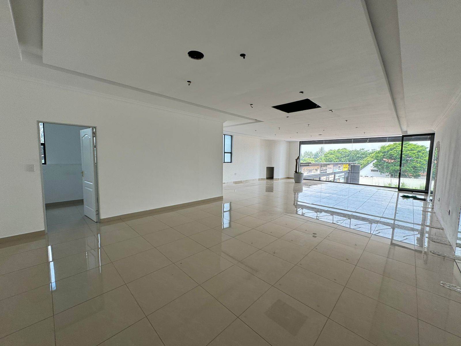 328  m² Commercial space in Rivonia photo number 10