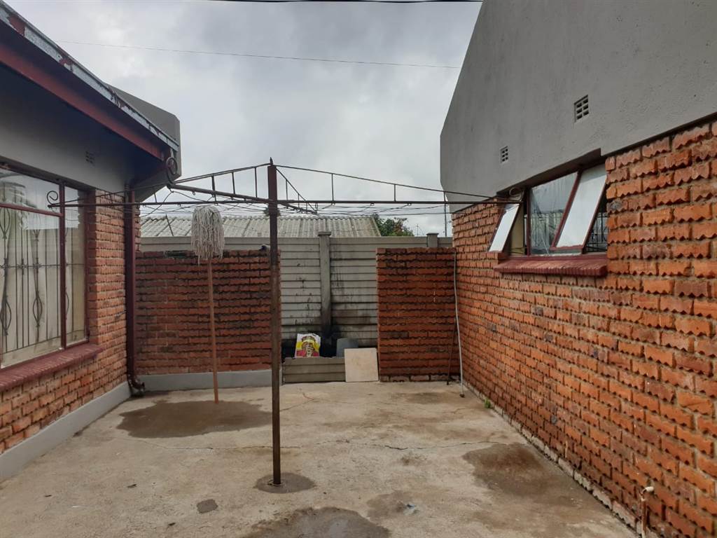 3 Bed House in Seshego photo number 10