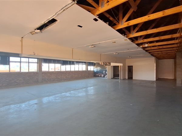 904  m² Industrial space