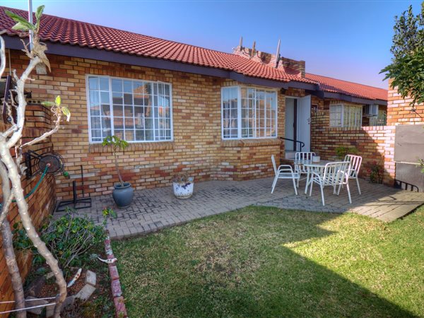 2 Bedroom Townhouse 2 Bedroom Townhouse