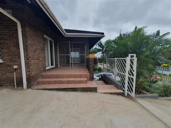 5 Bed House in Brindhaven