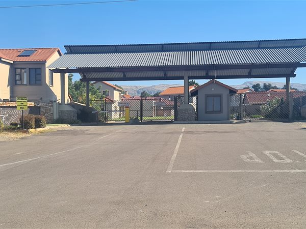 458 m² Land available in Waterkloof East