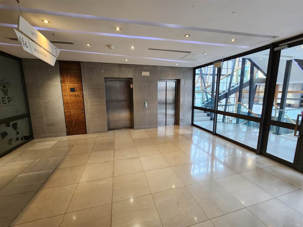 771  m² Commercial space in Ashlea Gardens photo number 6