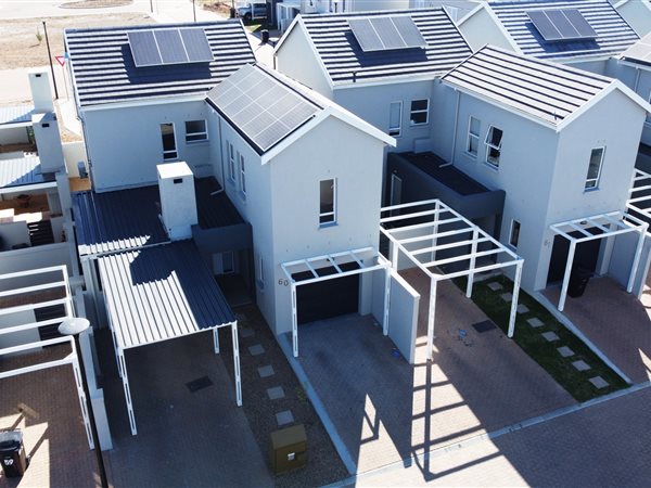 3 Bedroom Townhouse 3 Bedroom Townhouse